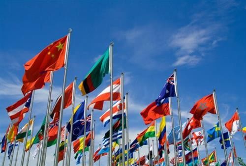 الاعوجاج الحياكة أقمشة مطبوعة مخصصة 100 ٪ مادة البوليستر لتغطية الجدول