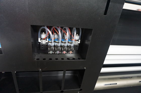 طابعة رقمية كبيرة الحجم في الهواء الطلق للمنسوجات مع رؤوس Epson DX5