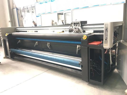 آلة طباعة العلم بالألوان CMYK المزدوجة / آلة الطباعة المباشرة على الأقمشة مع ثلاثة رؤوس طباعة Epson 4720
